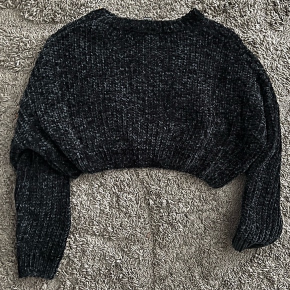 Forever 21 Black Knit Velvet Cropped Long Sleeve Top Size Medium - Picture 3 of 4